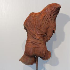 La nonne:céramique et plâtre 41x28x12cm