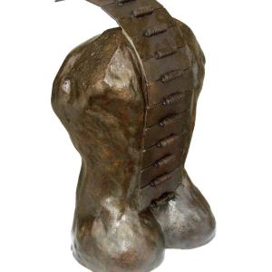 Vertèbre: grès et métal oxydation à froid 43x25x19 cm